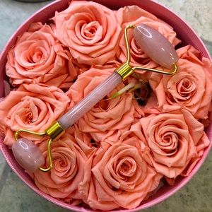 Rose Quartz crystal beauty facial roller